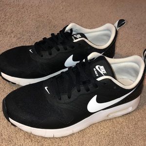 Black nike AirMax
